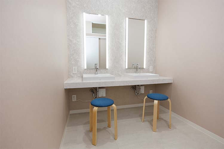 パウダールーム